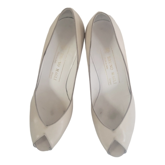 Bruno Magli Women's Vintage Leather Peep Toes Cream Made in Italy Heels Sz 6 - Picture 4 of 9